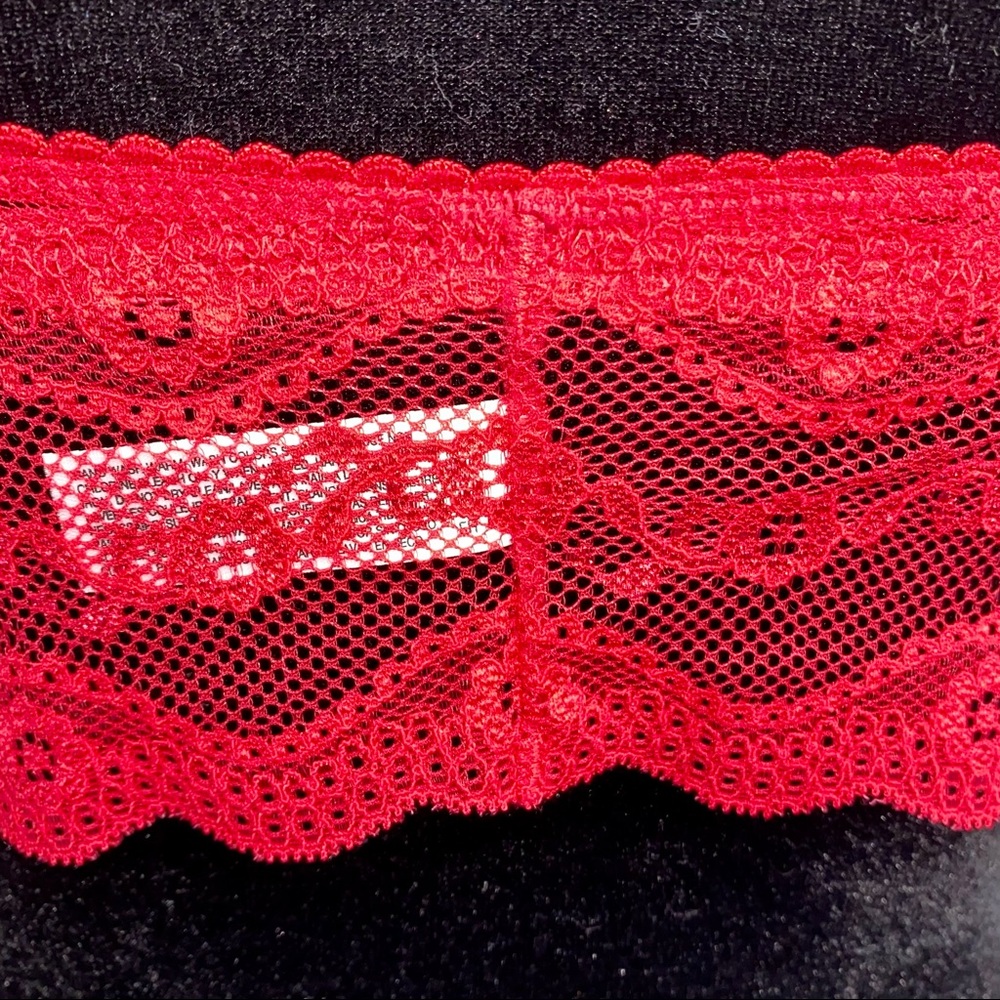 B.tempt'd by Wacoal Lace Kiss 910182 Bralette - Picture 4 of 8